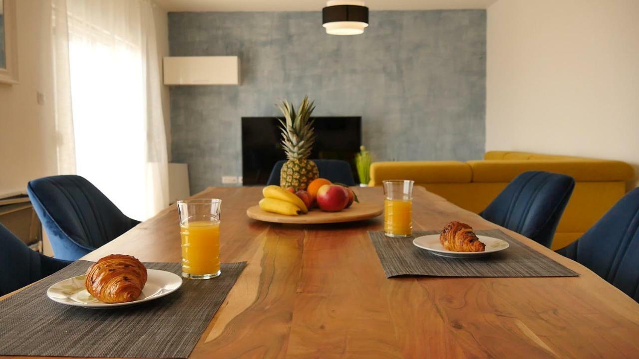 Apartments Beautiful View 오미스 외부 사진