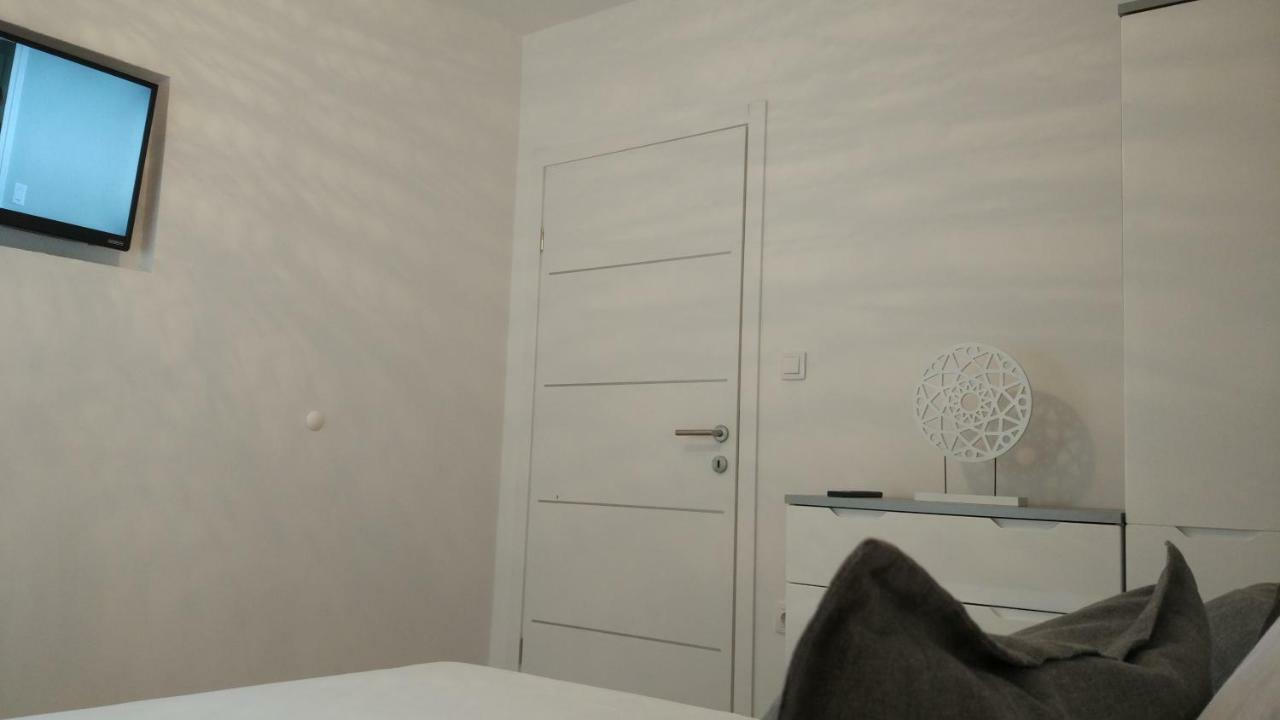 Apartments Beautiful View 오미스 외부 사진